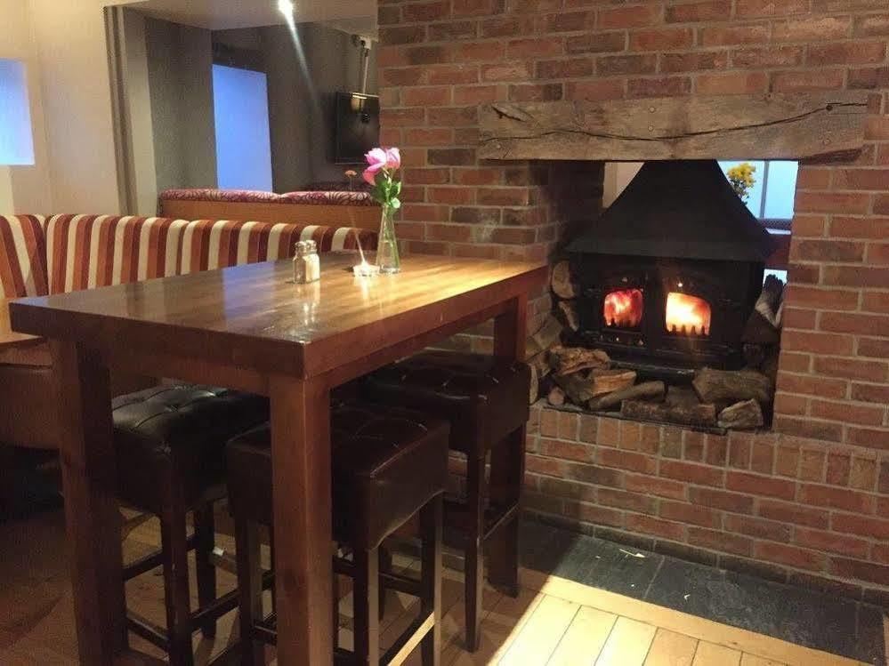 The Warwick Arms Hotel Chew Magna Exterior photo
